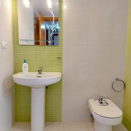 Acogedor Piso De 2 Con Aparcamiento *